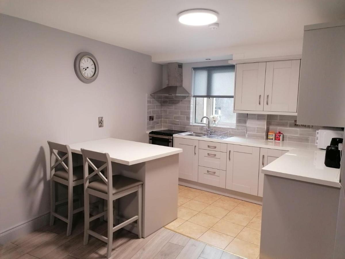 Oak House Apartment Эннис Экстерьер фото