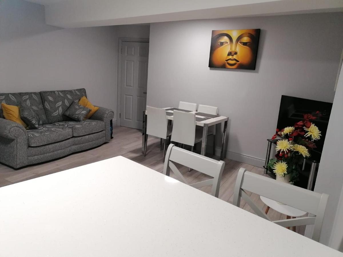 Oak House Apartment Эннис Экстерьер фото